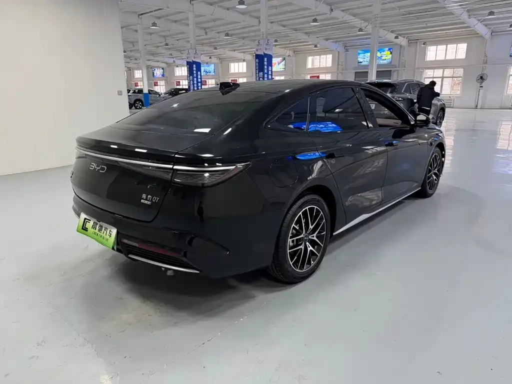BYD Seal 07 DM-i — фото 6