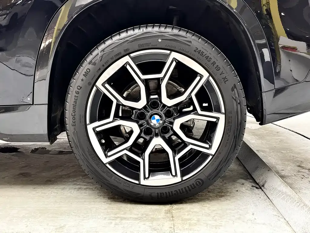 BMW X1 — фото 5