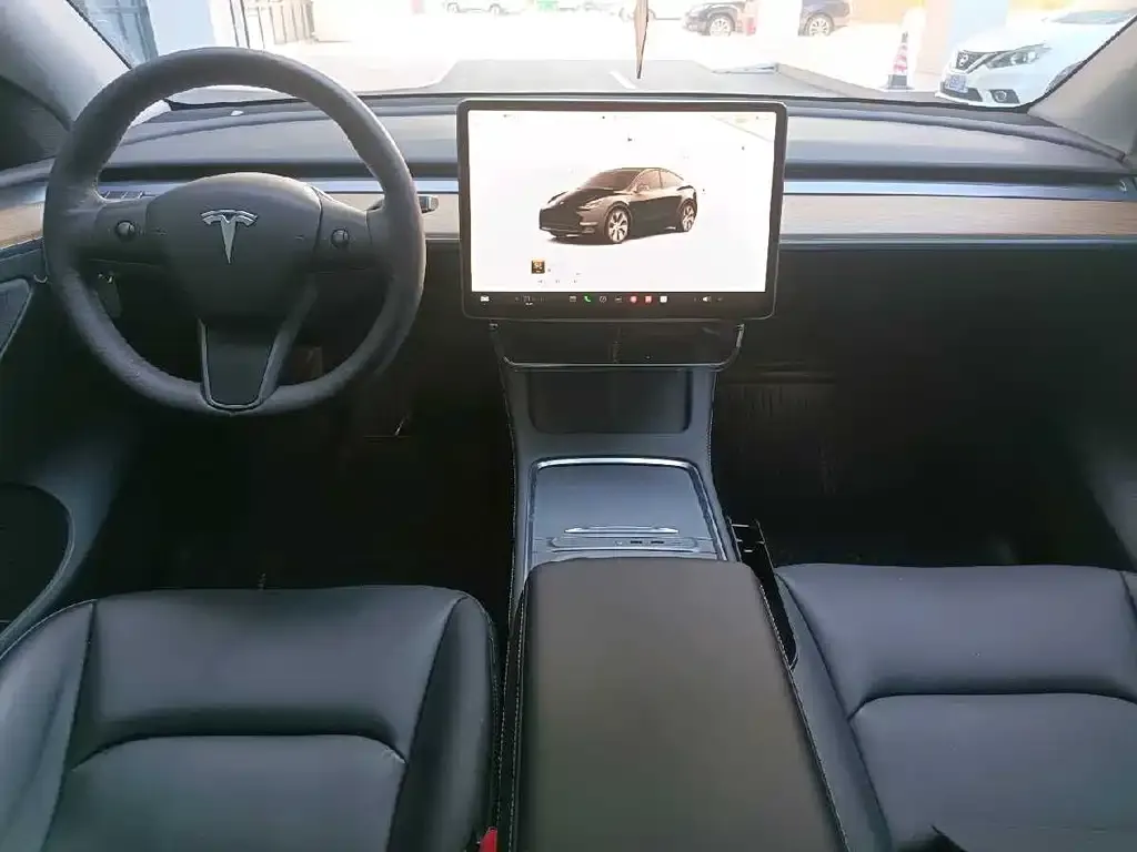 Tesla Model Y — фото 2