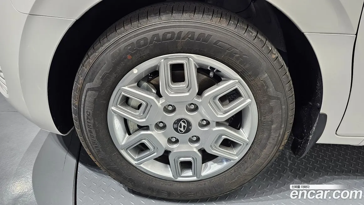 Hyundai Staria — фото 2