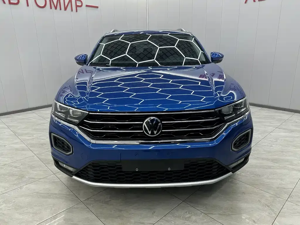 Volkswagen T-Roc — фото 9
