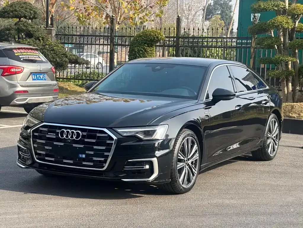 Audi A6L — фото 1