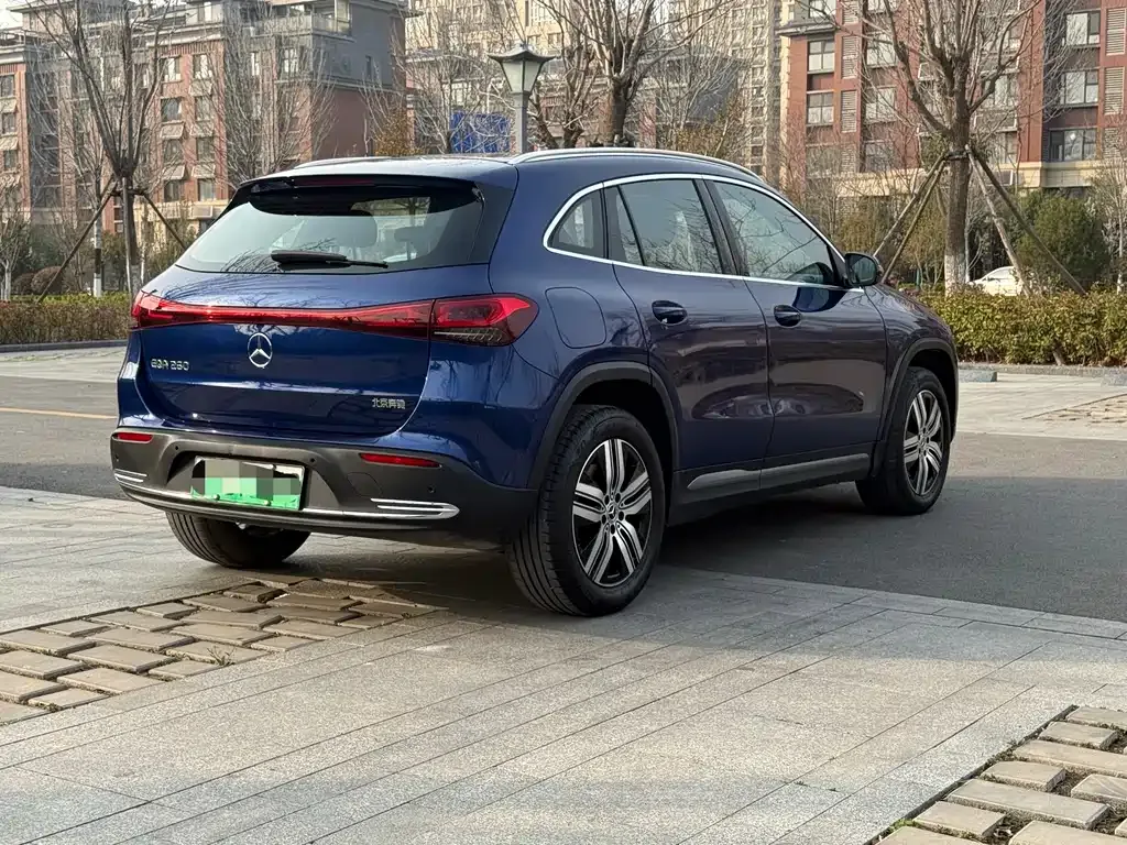Mercedes-Benz EQA — фото 10