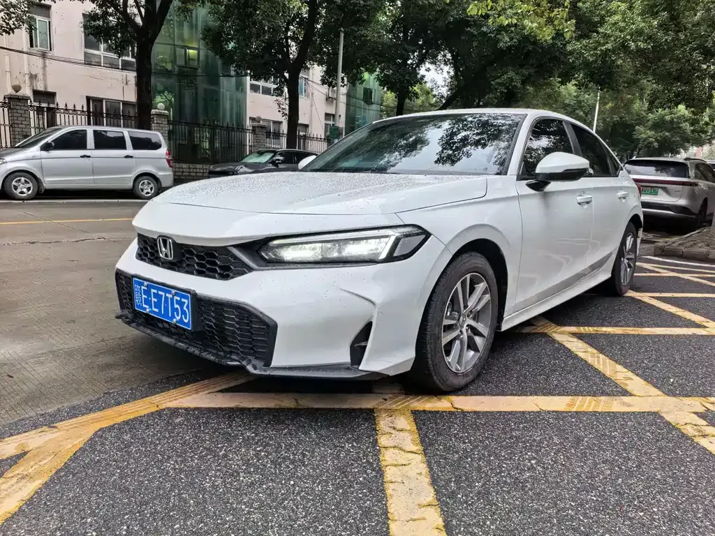 Honda Civic — фото 1