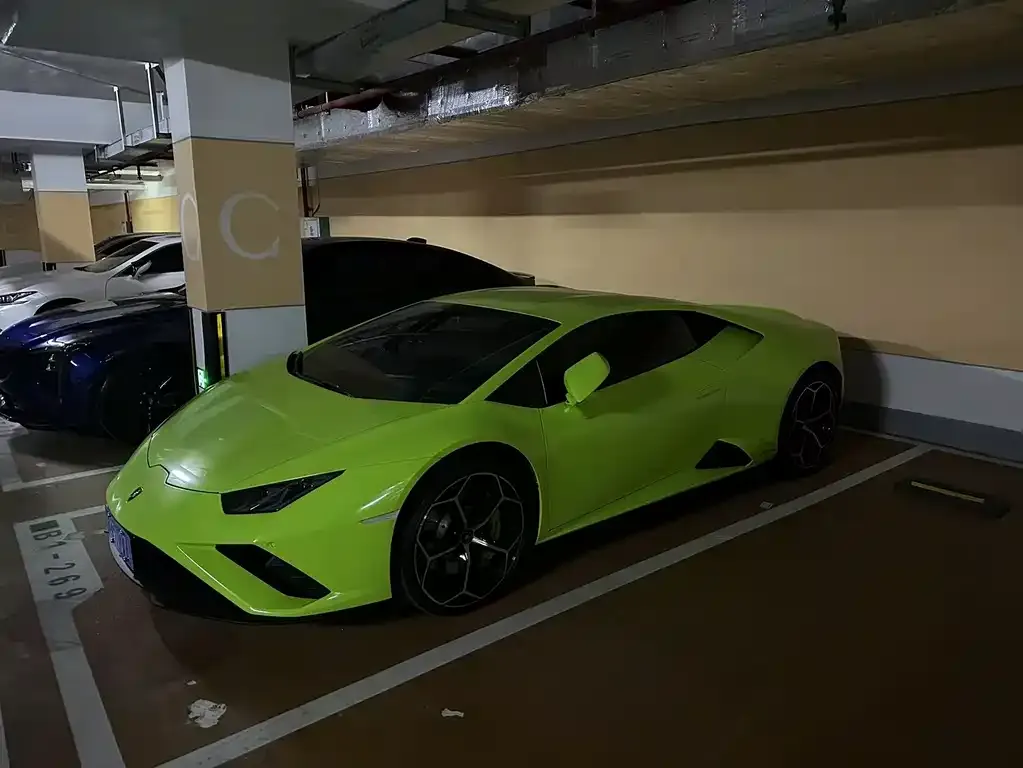 Lamborghini Huracan — фото 1