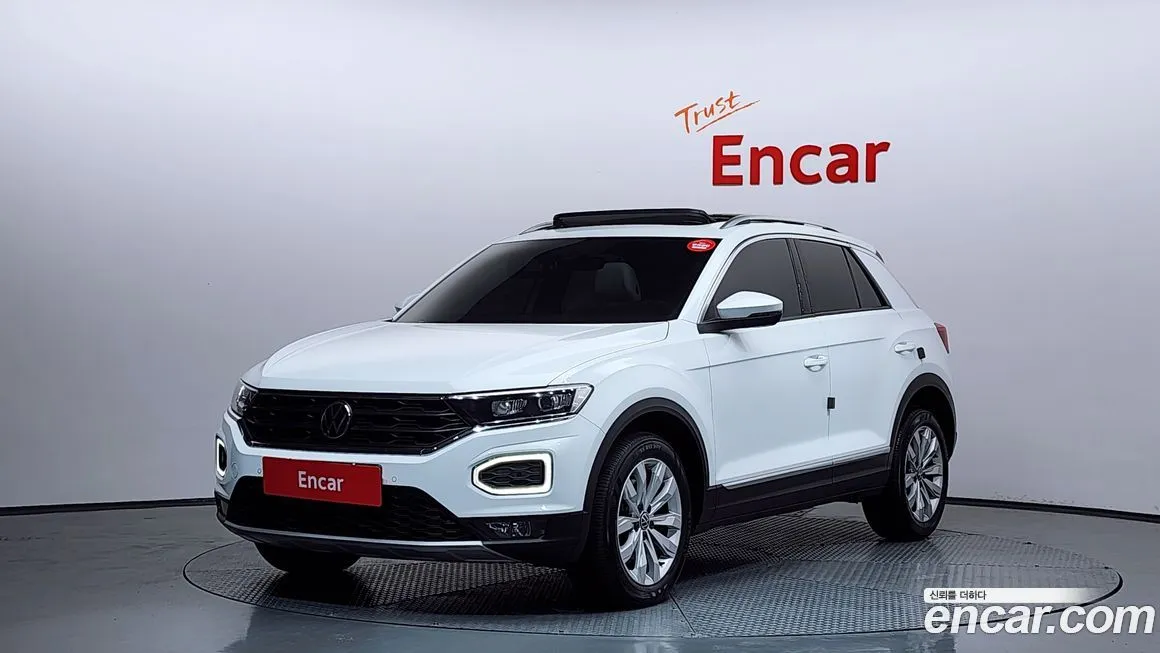 Volkswagen T-Roc — фото 1