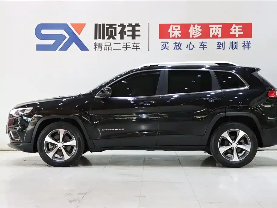 Jeep Cherokee — фото 2