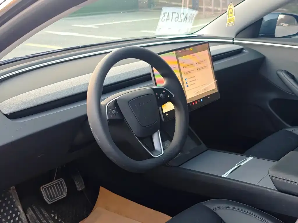 Tesla Model 3 — фото 6