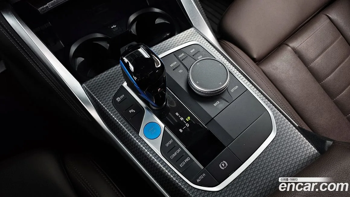 BMW i4 — фото 7