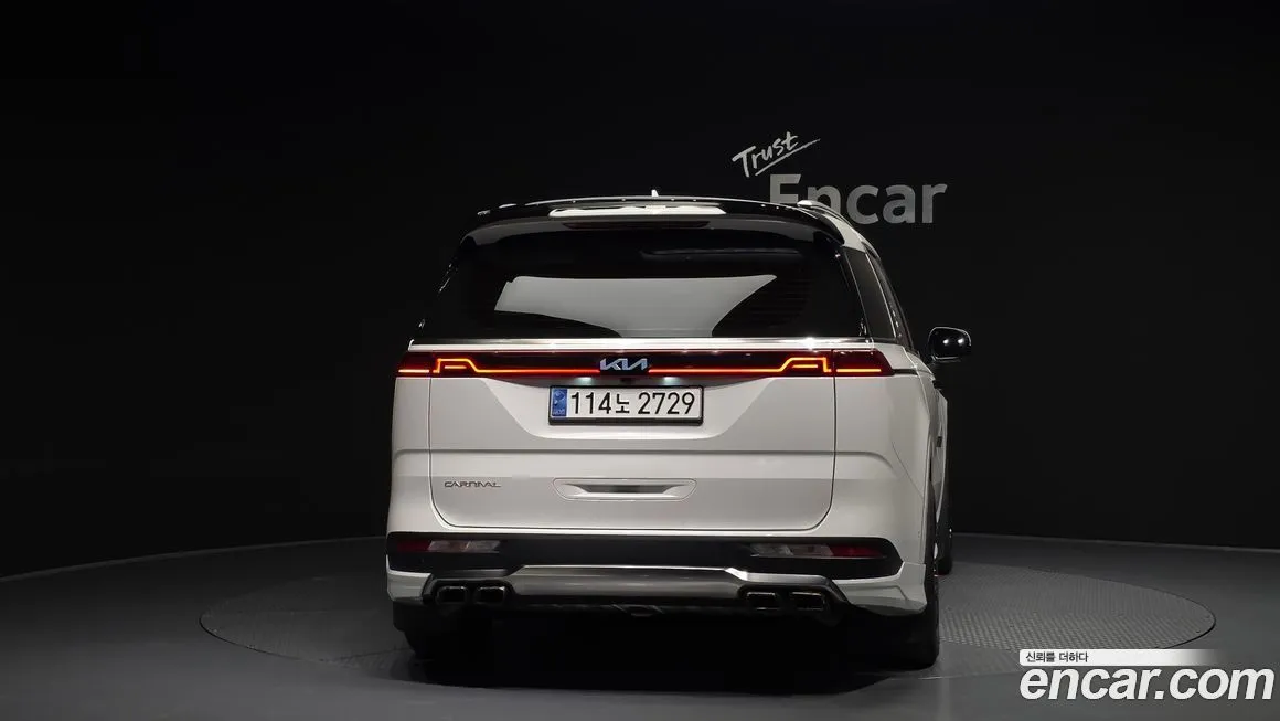 Kia Carnival — фото 10