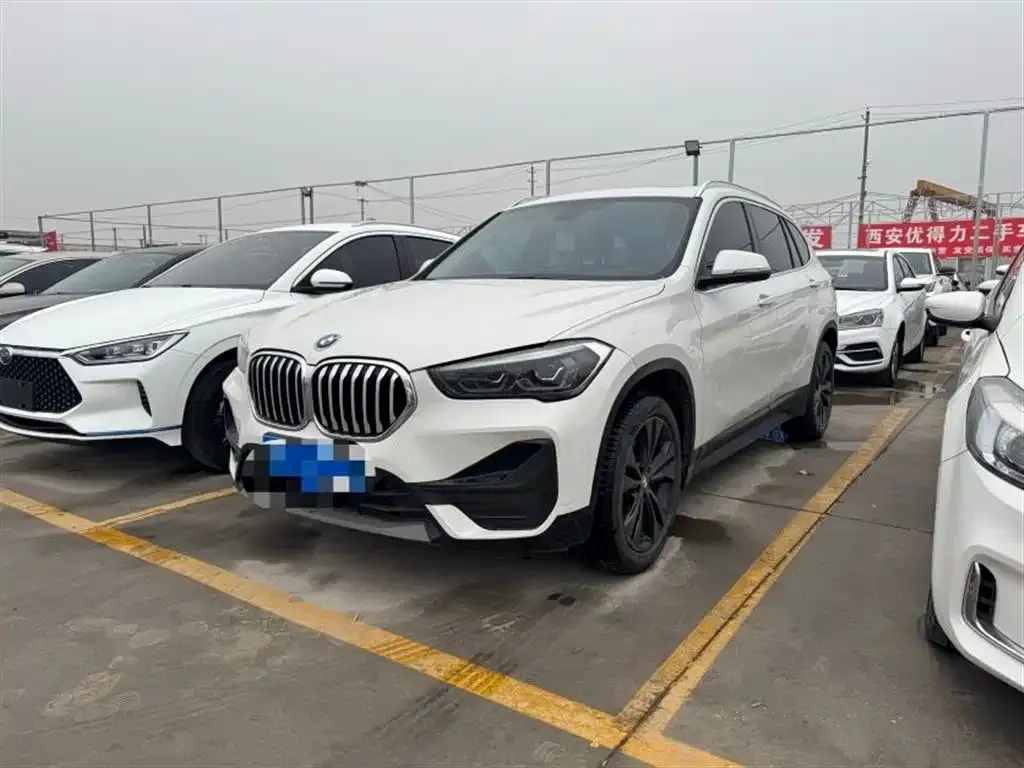BMW X1 — фото 1