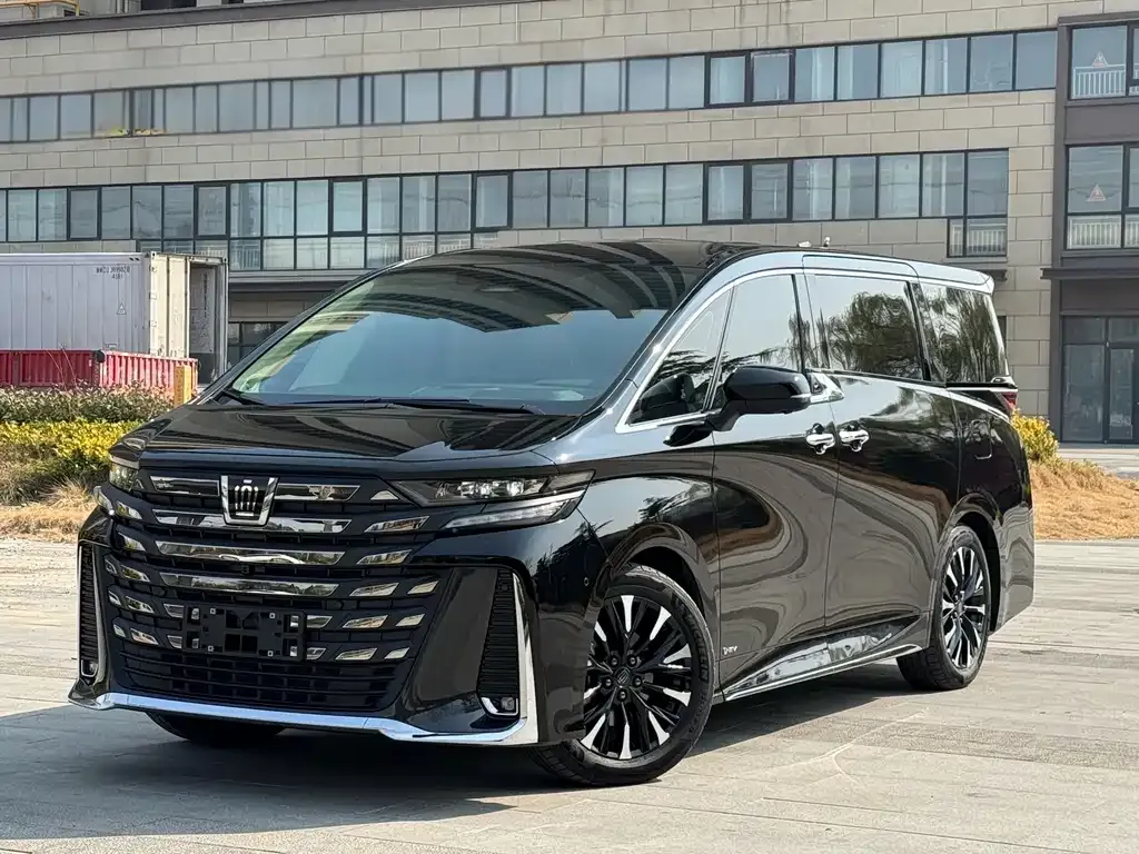 Toyota Vellfire — фото 1