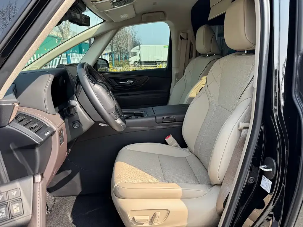 Toyota Vellfire — фото 3