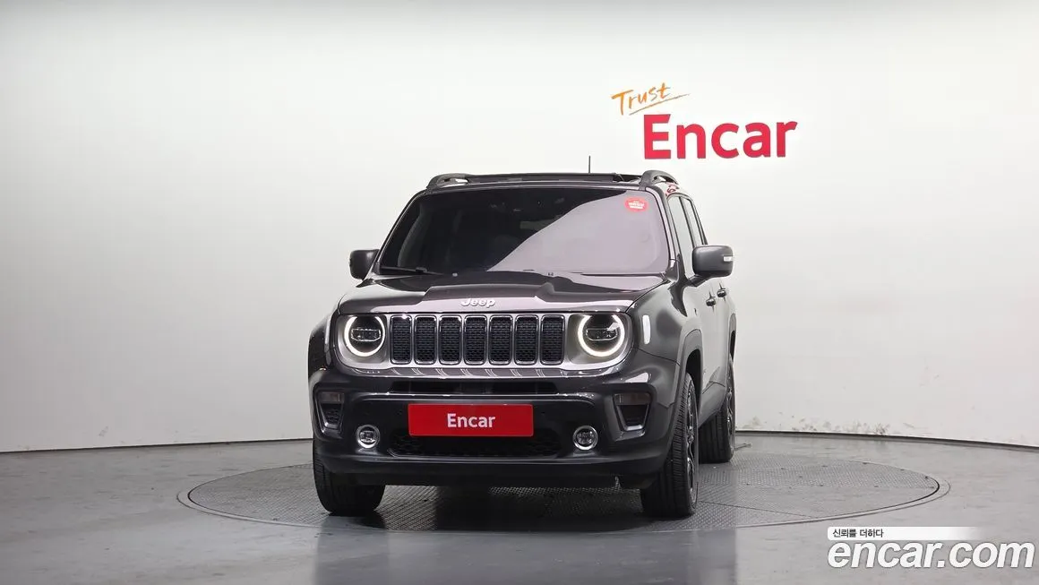 Jeep Renegade — фото 3