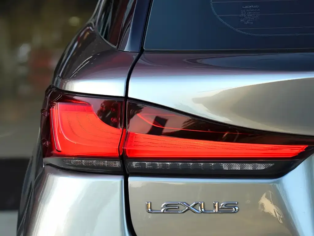 Lexus CT — фото 3