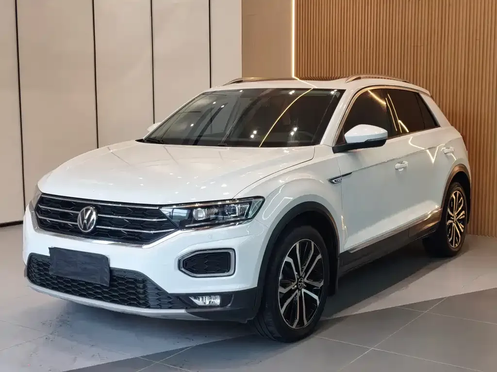 Volkswagen T-Roc — фото 1