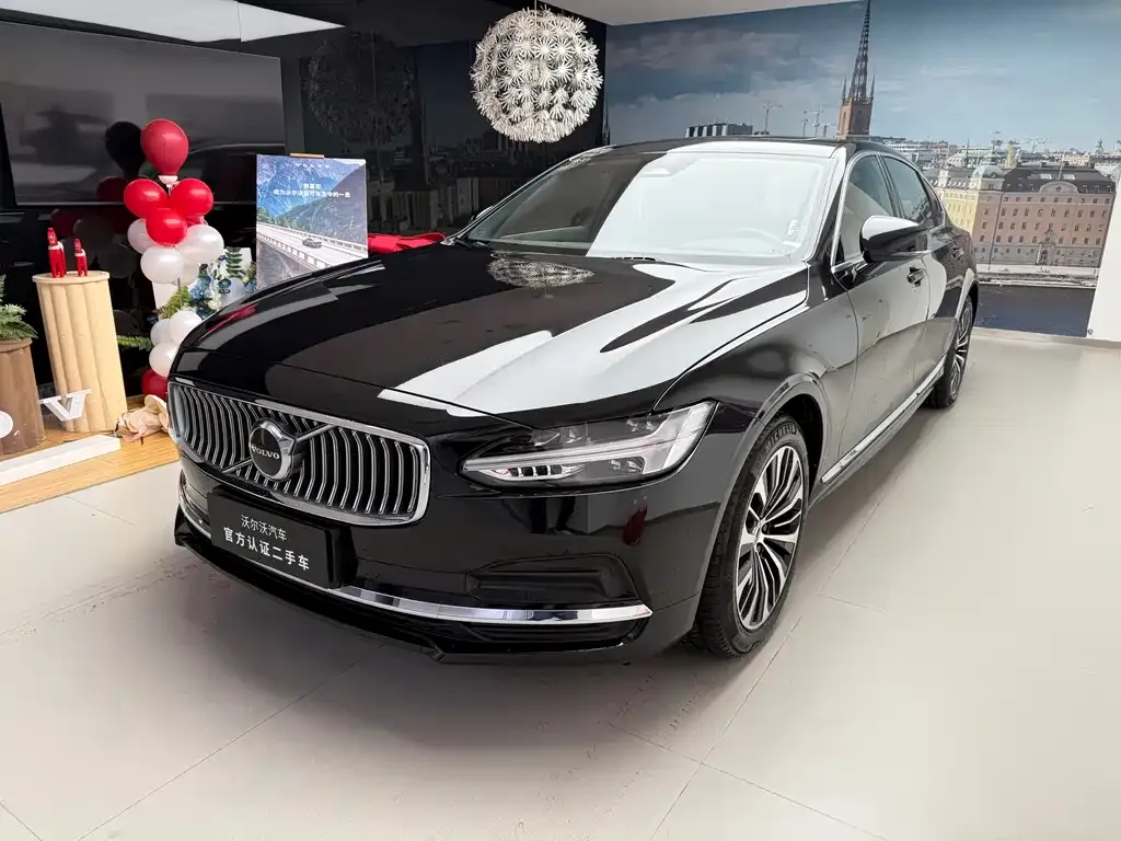 Volvo S90 — фото 1