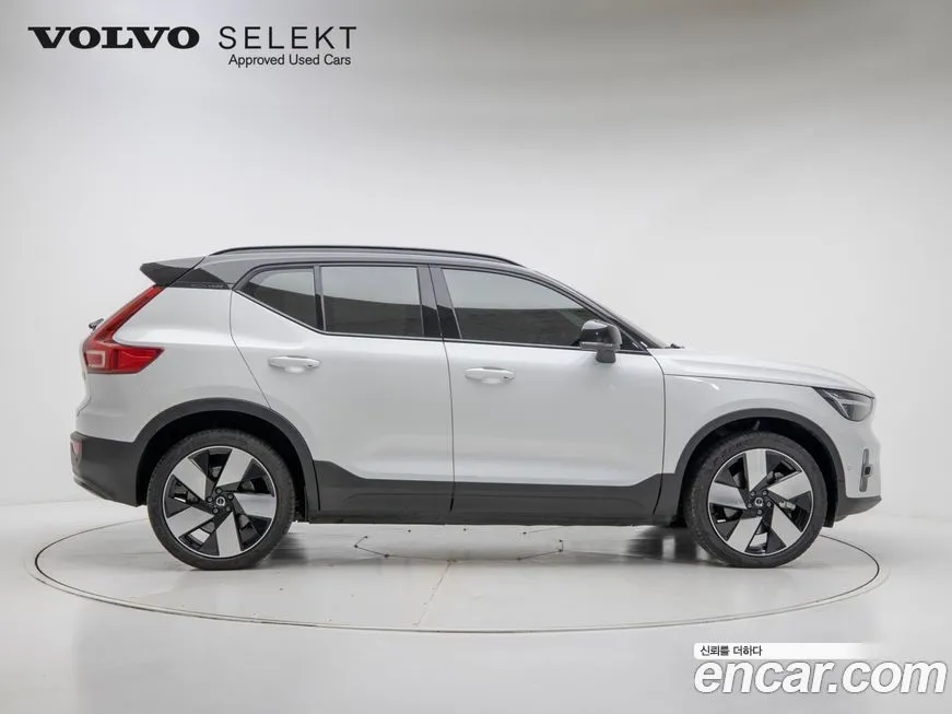 Volvo XC40 — фото 5