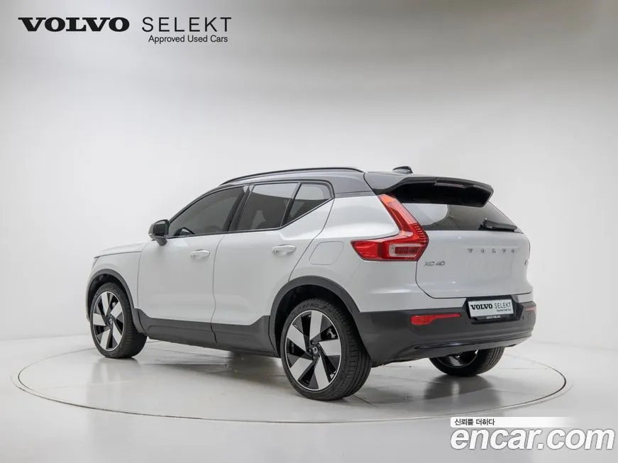 Volvo XC40 — фото 4