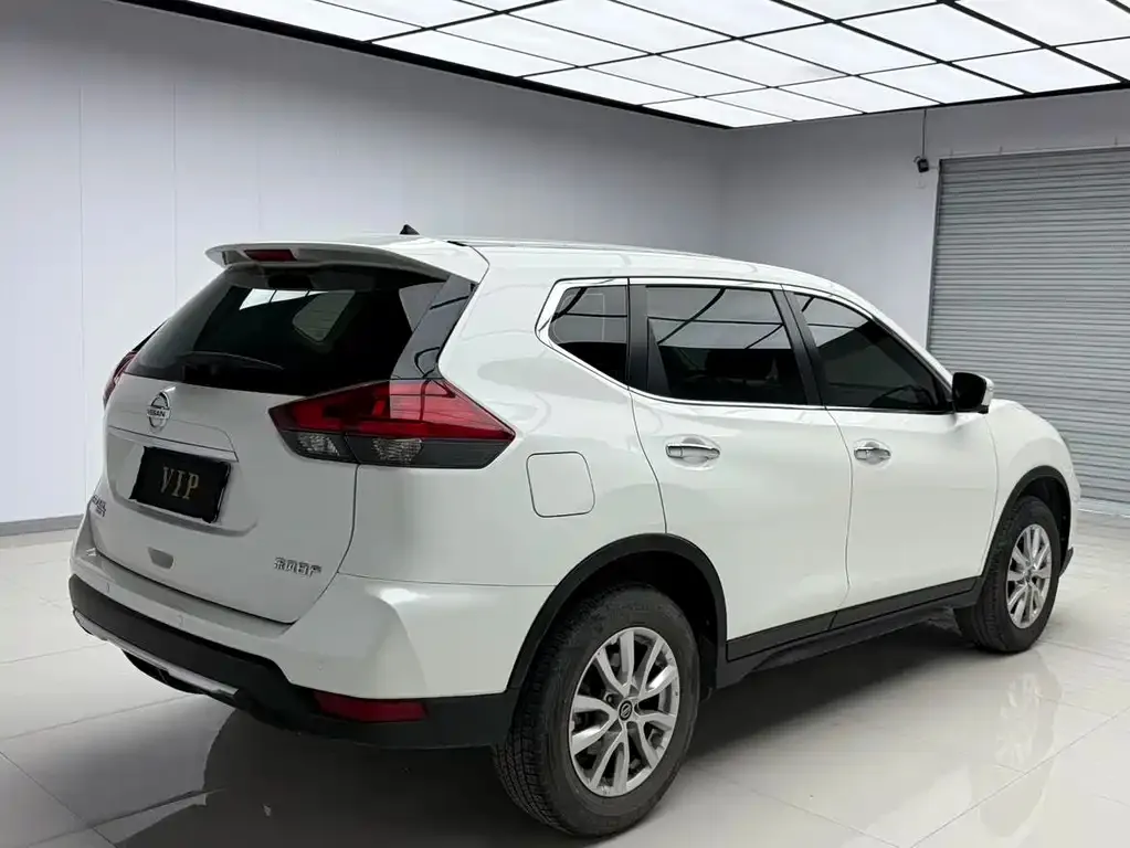 Nissan X-Trail — фото 10