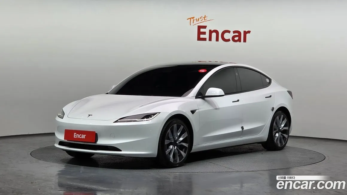 Tesla Model 3 — фото 1