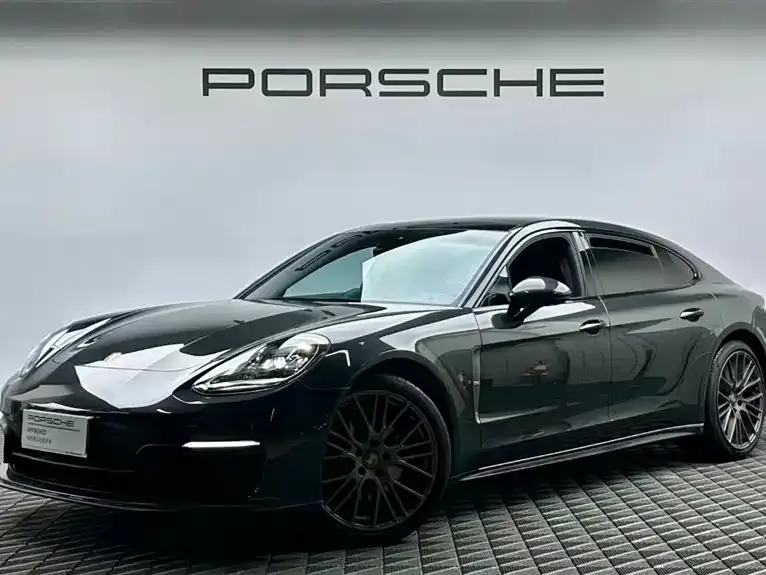 Porsche Panamera — фото 1