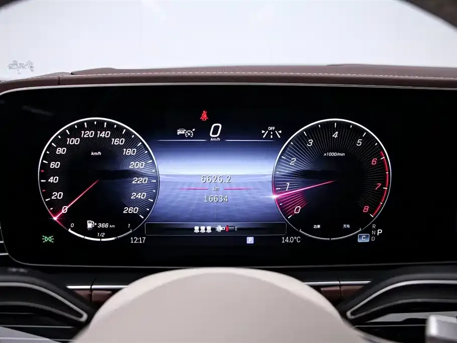 Mercedes-Benz GLS — фото 6