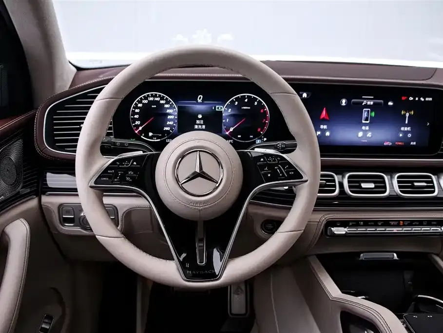 Mercedes-Benz GLS — фото 10