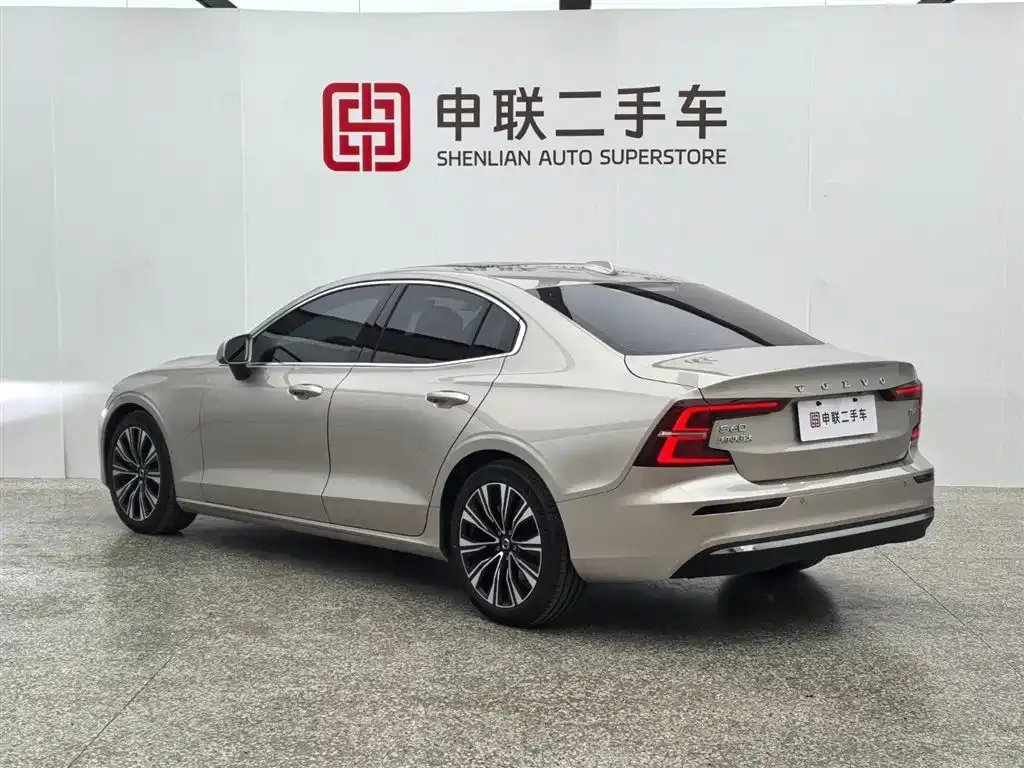 Volvo S60 — фото 6
