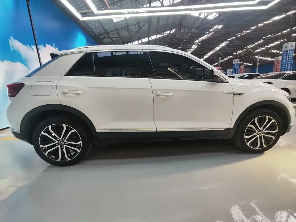 Volkswagen T-Roc — фото 7