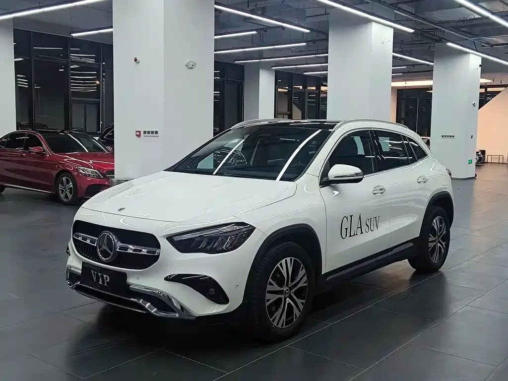 Mercedes-Benz GLA — фото 1