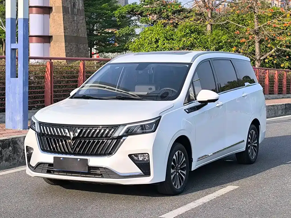 Wuling Jiachen — фото 1