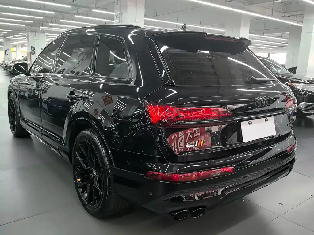 Audi Q7 — фото 4