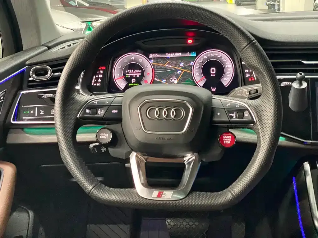Audi Q7 — фото 7