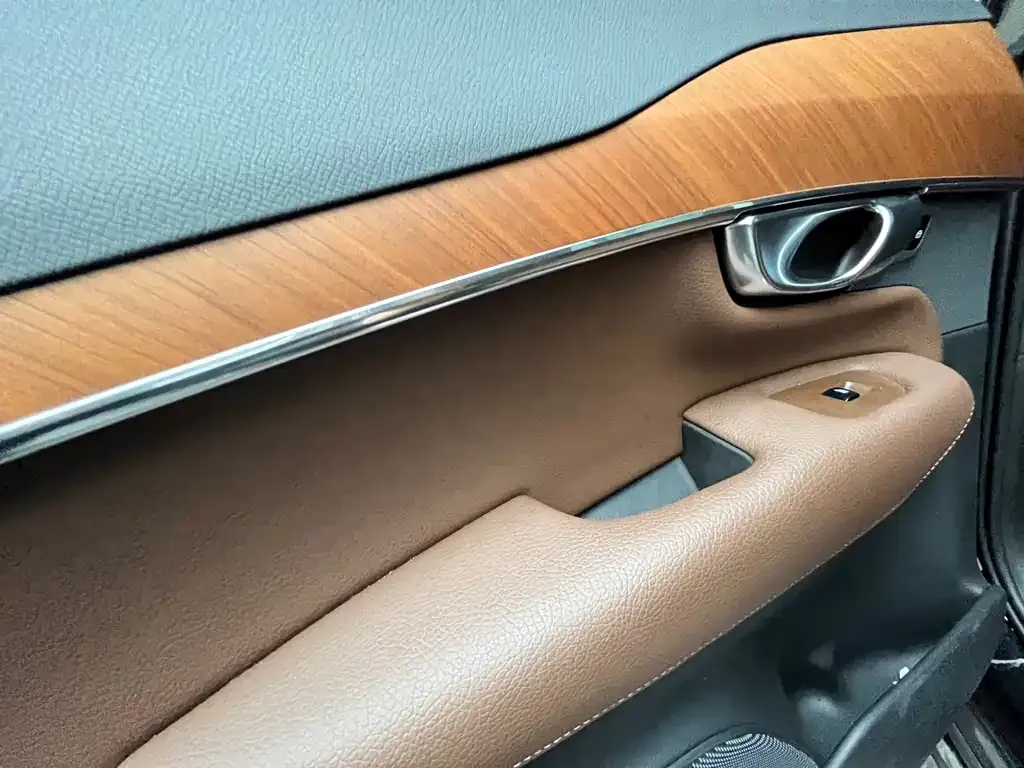 Volvo XC90 — фото 2