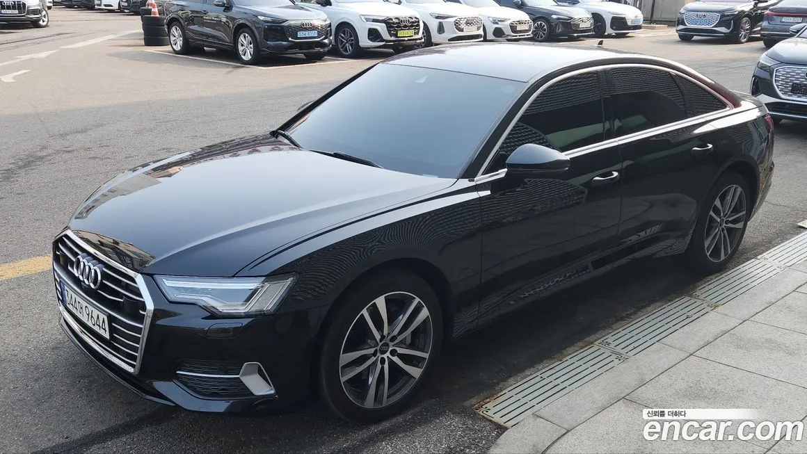 Audi A6 — фото 1