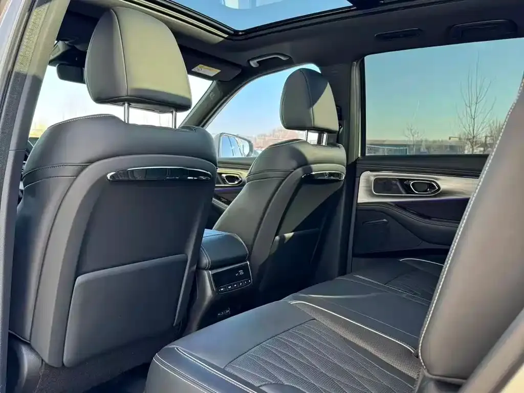 GAC Motor Trumpchi GS8 — фото 8