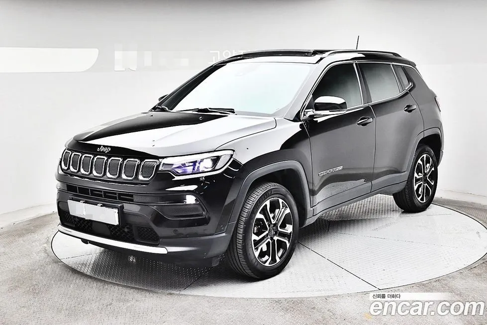Jeep Compass — фото 1