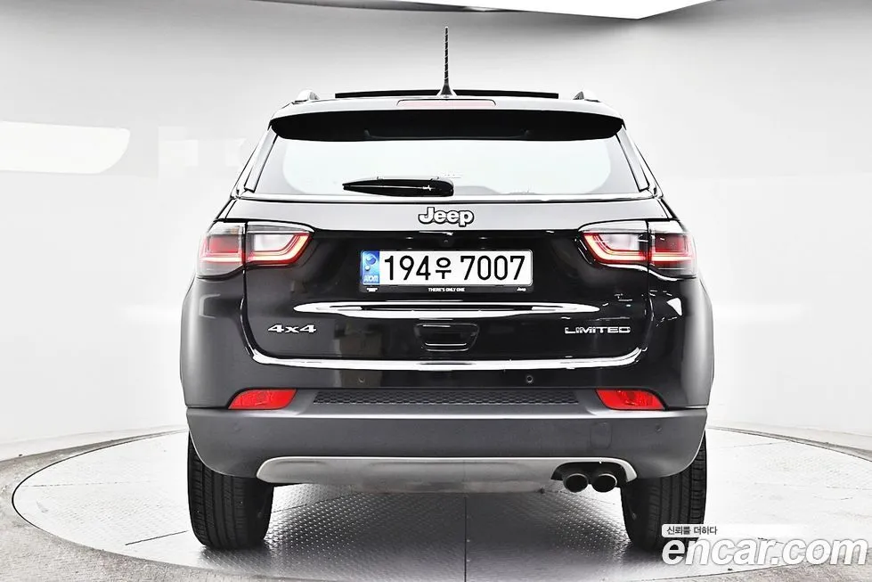 Jeep Compass — фото 2