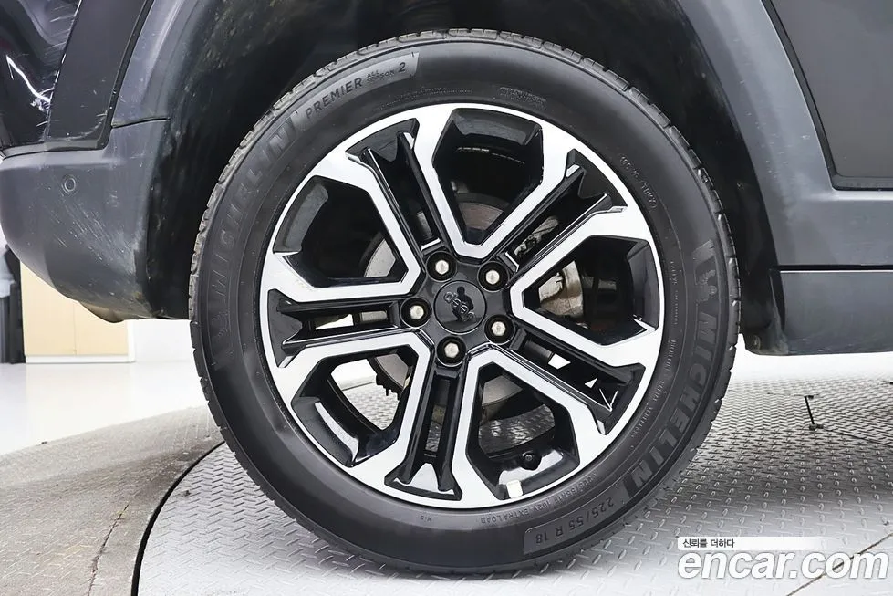 Jeep Compass — фото 9