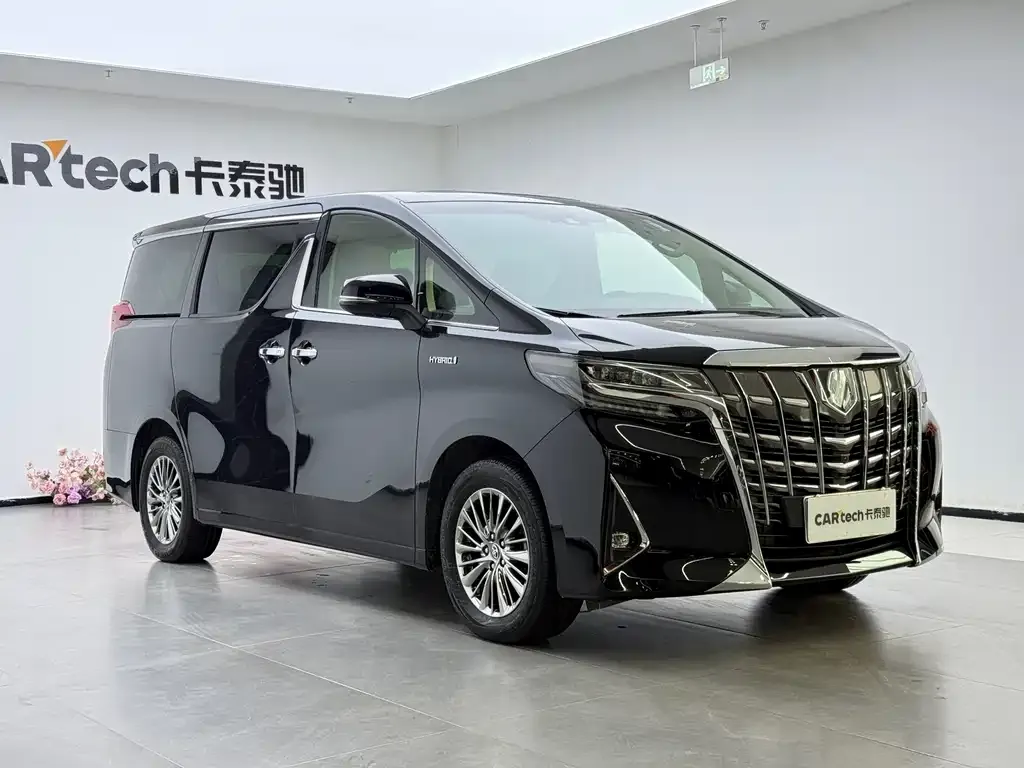 Toyota Alphard — фото 7