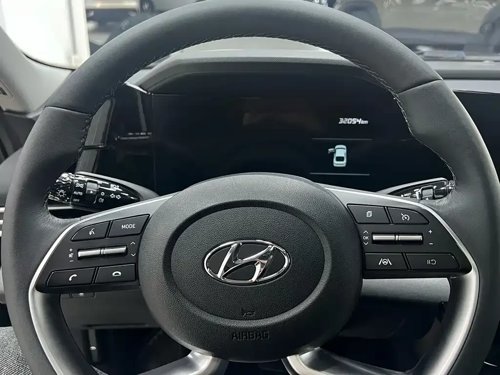 Hyundai Elantra — фото 5