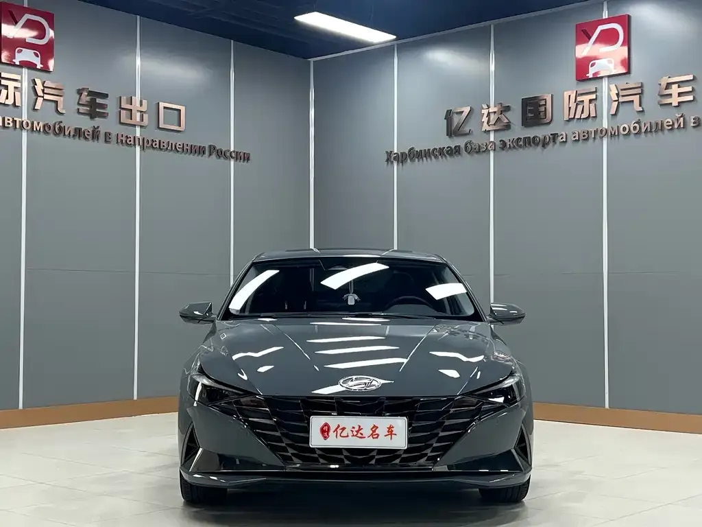 Hyundai Elantra — фото 3