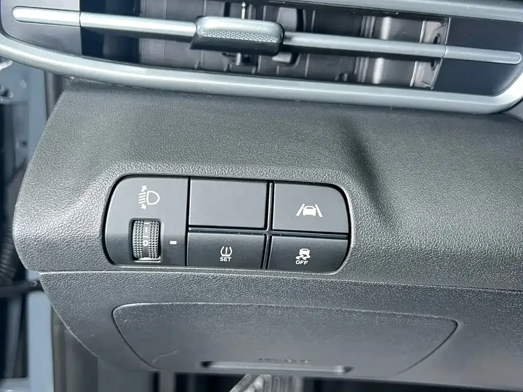 Hyundai Elantra — фото 8