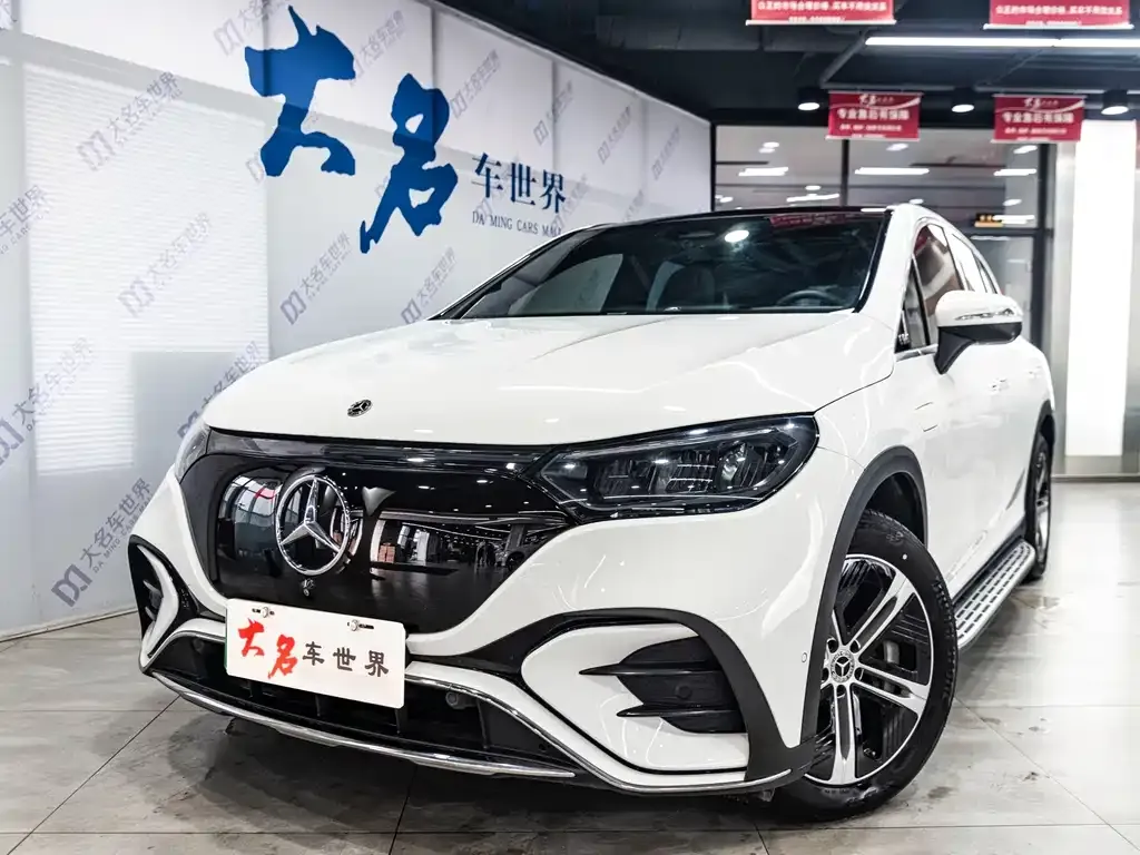 Mercedes-Benz EQE SUV — фото 1