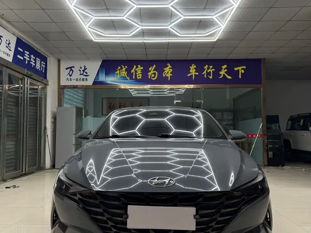 Hyundai Elantra — фото 3