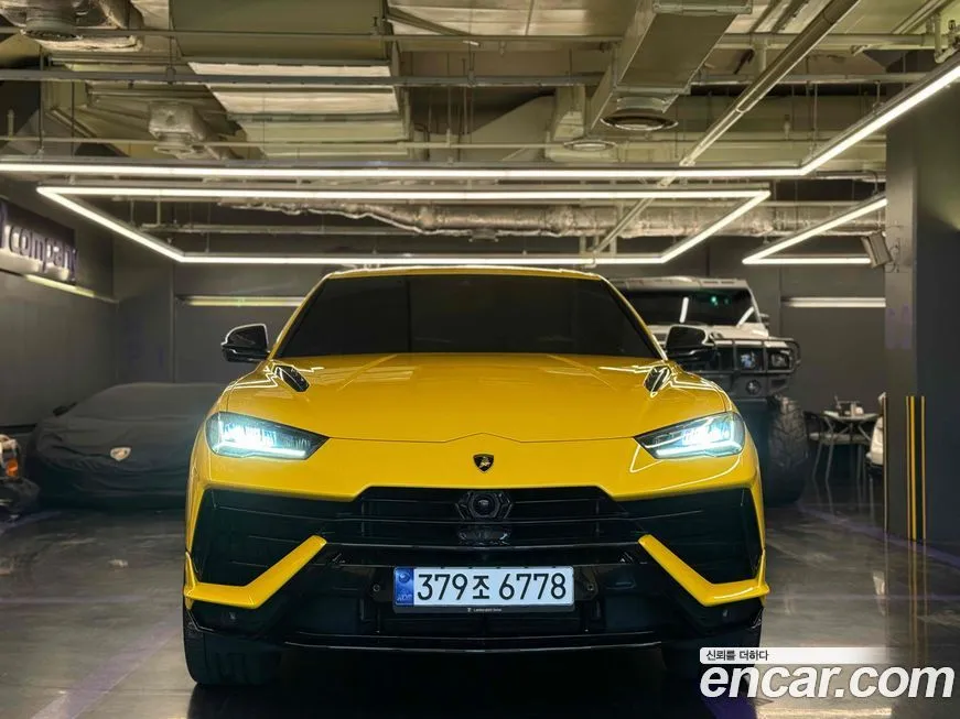 Lamborghini Urus — фото 1