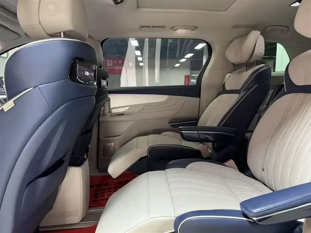 Roewe iMAX8 — фото 7