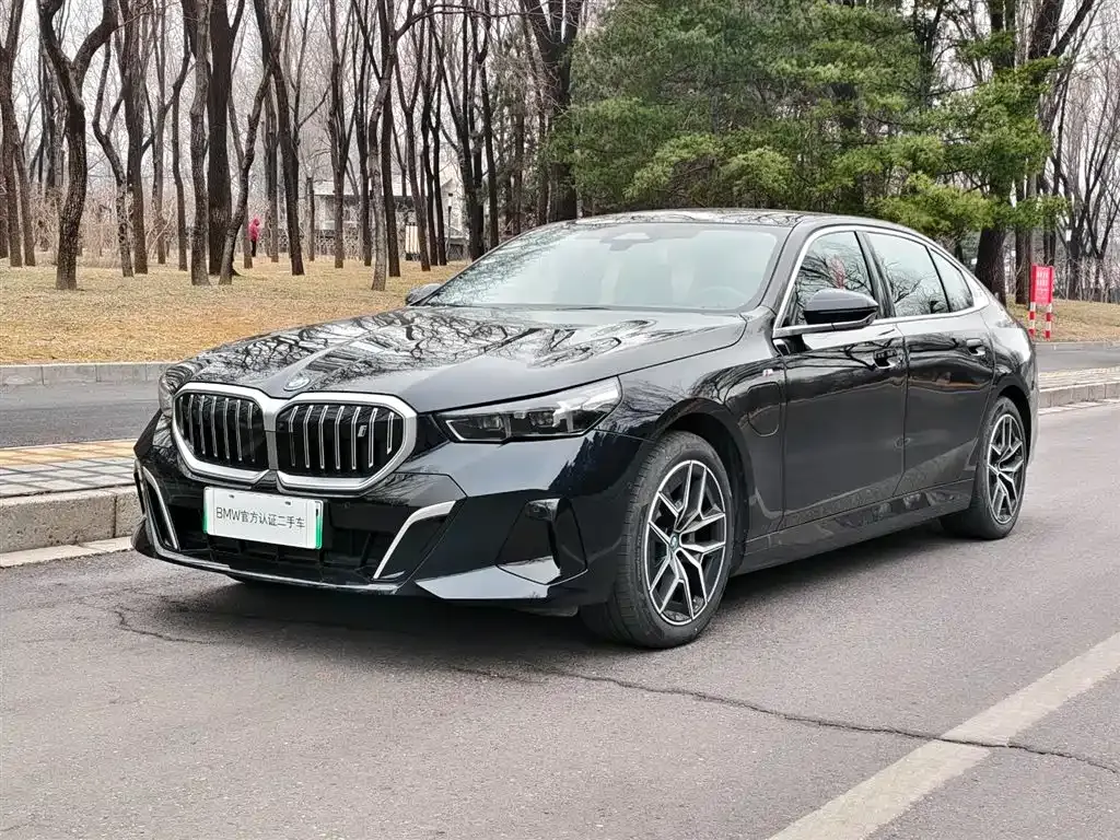 BMW i5 — фото 1