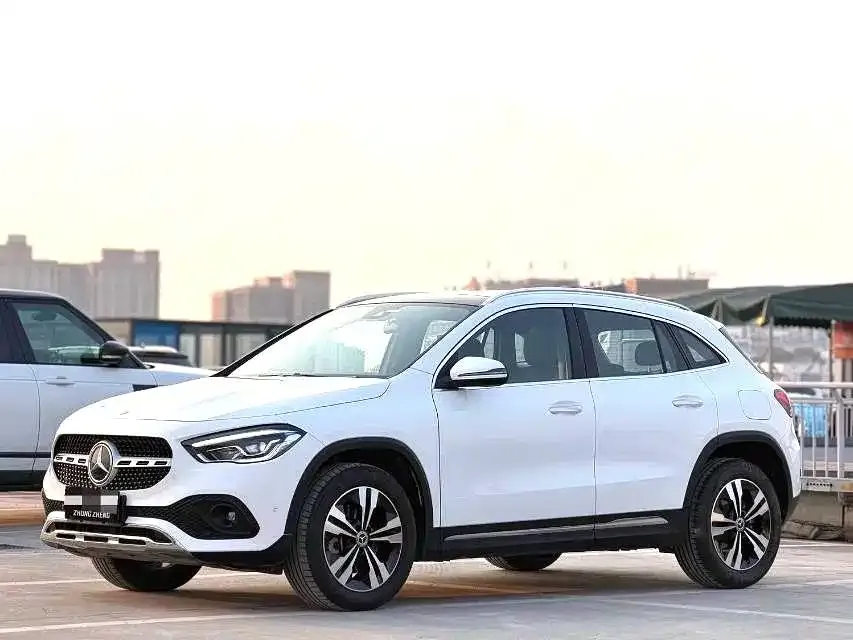 Mercedes-Benz GLA — фото 1